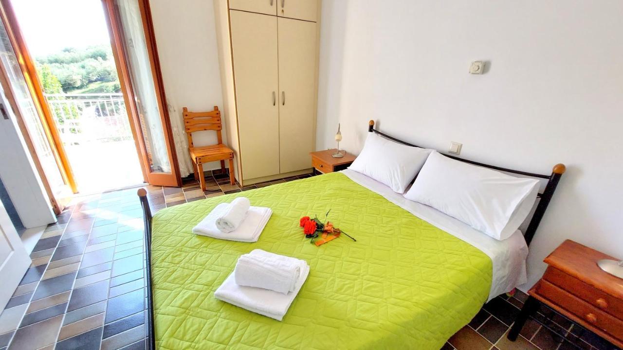 Euryclea Apartments Perachorion Buitenkant foto